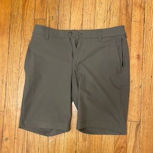 Lululemon 9” Commission Shorts in Grey Sage